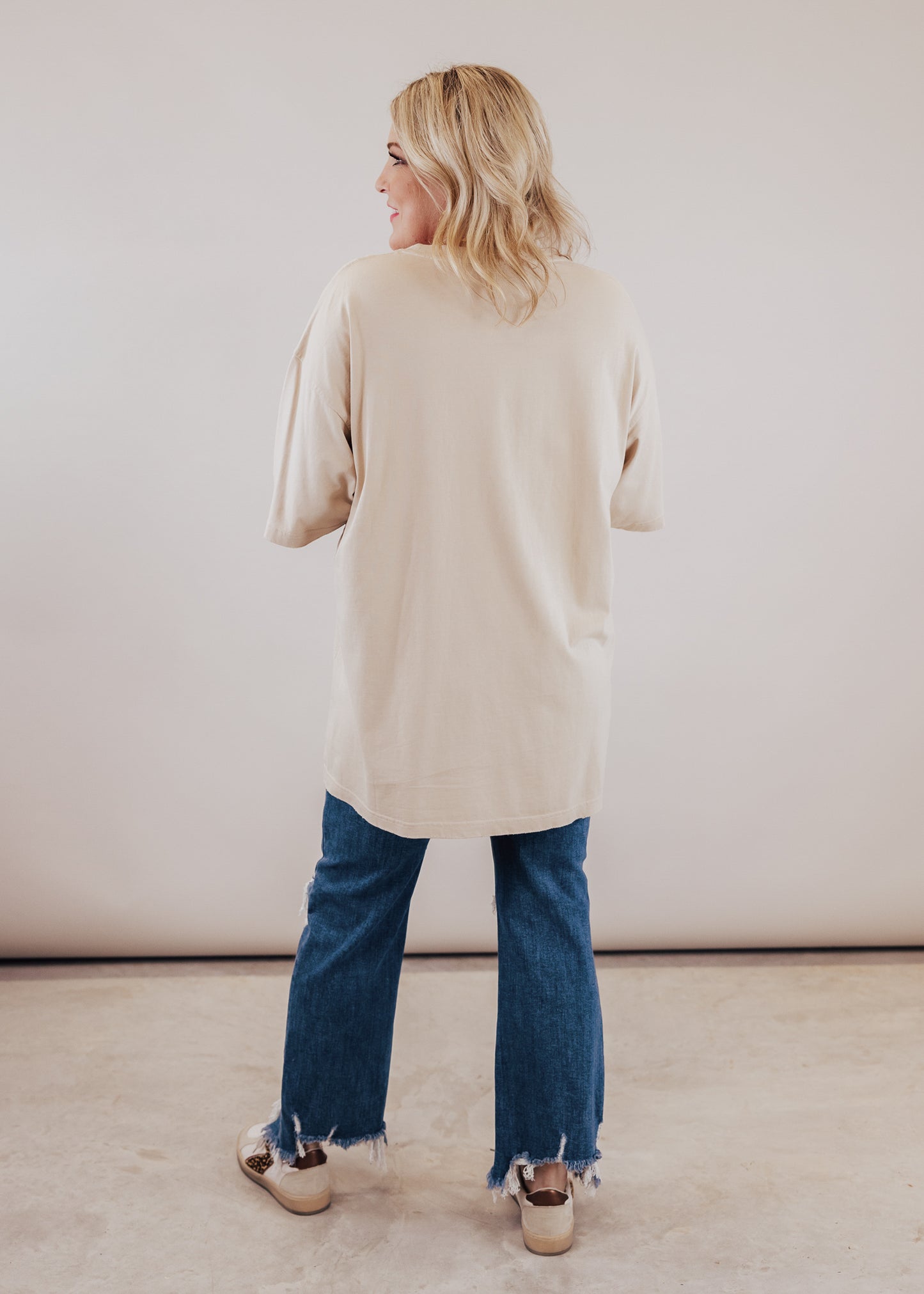 #91 Oversized Roam Free Top (CAN FIT XL) *TAN