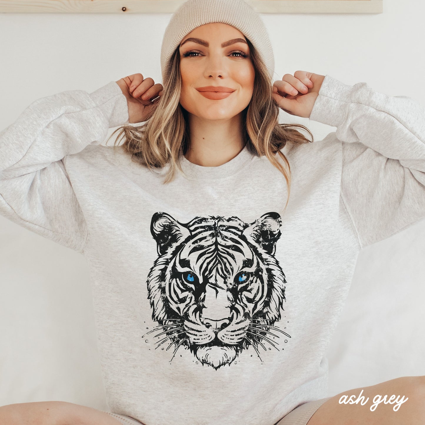 PRE-ORDER: Tiger Sweatshirt *4 Colors (S-3X)