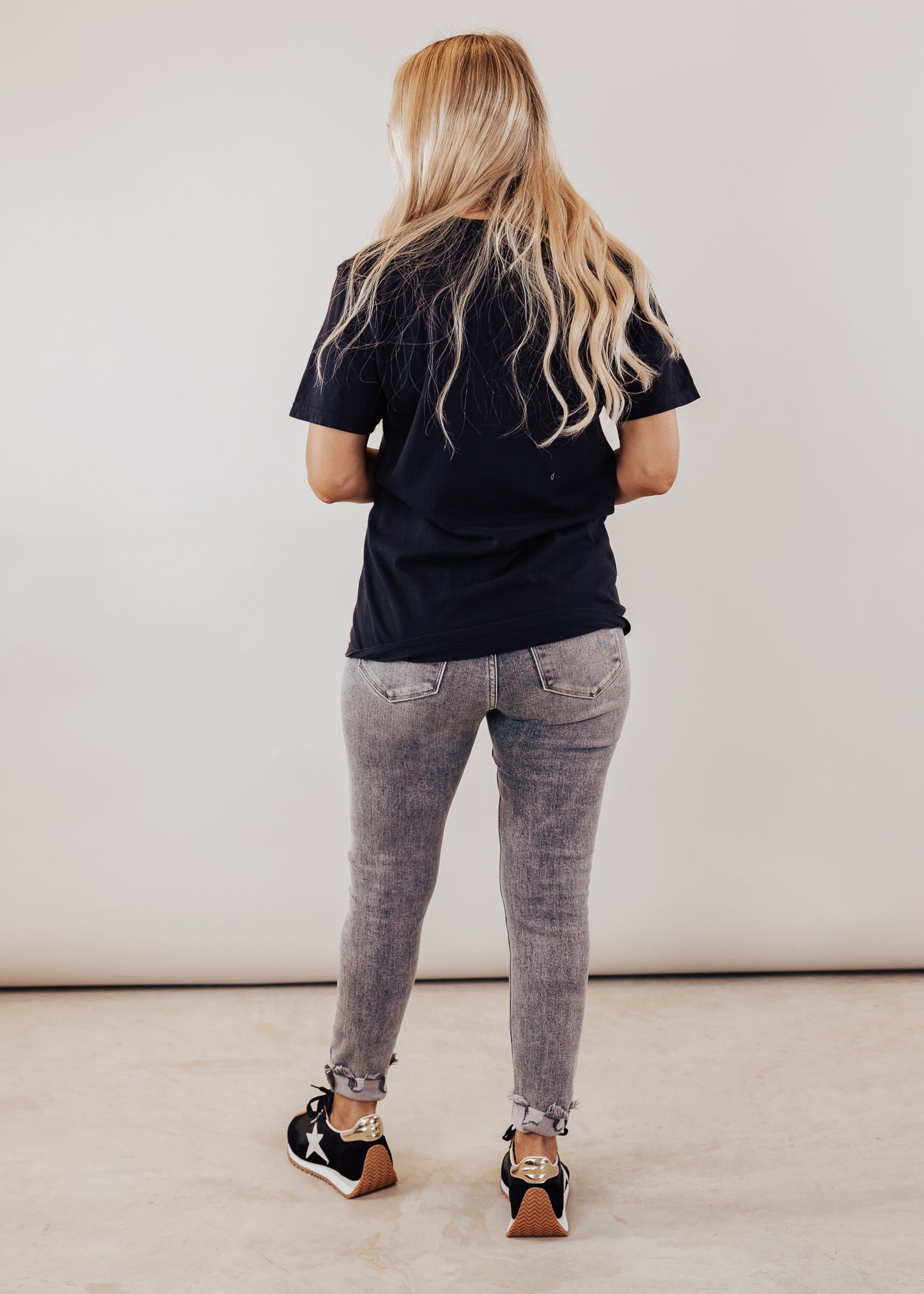 Curvy MAMA Tee *Black (S-3X)