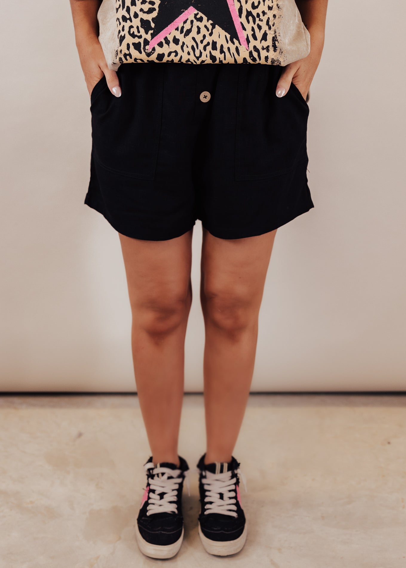 SMALL: Grant Shorts *BLACK