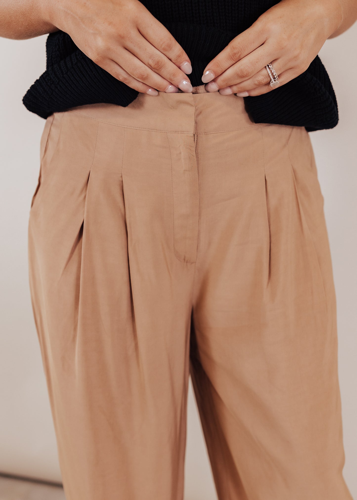 MEDIUM: Dawn Pleated Pants *MOCHA