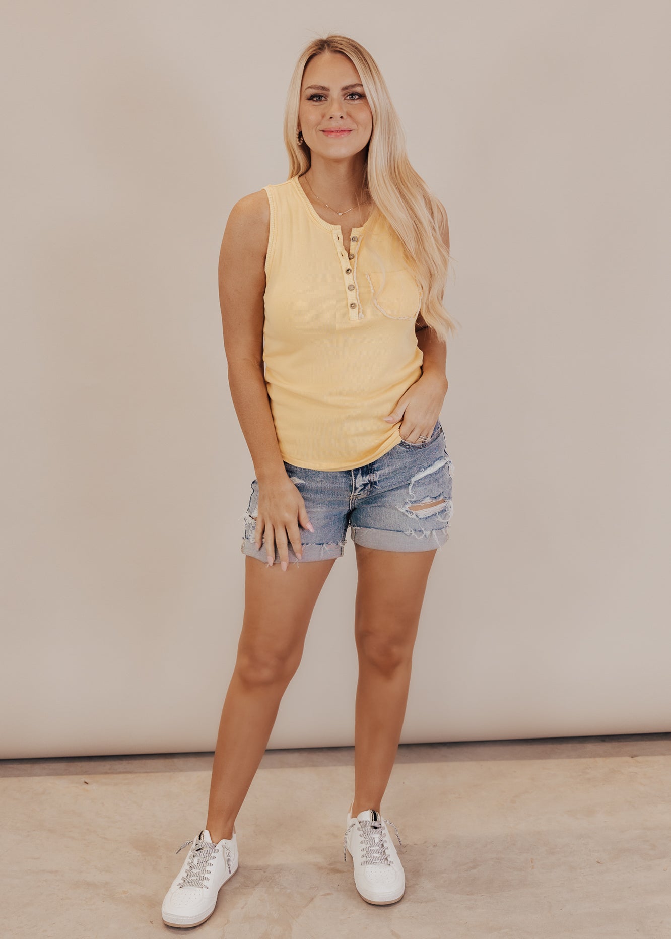 Pol Norma Fitted Top *PINEAPPLE