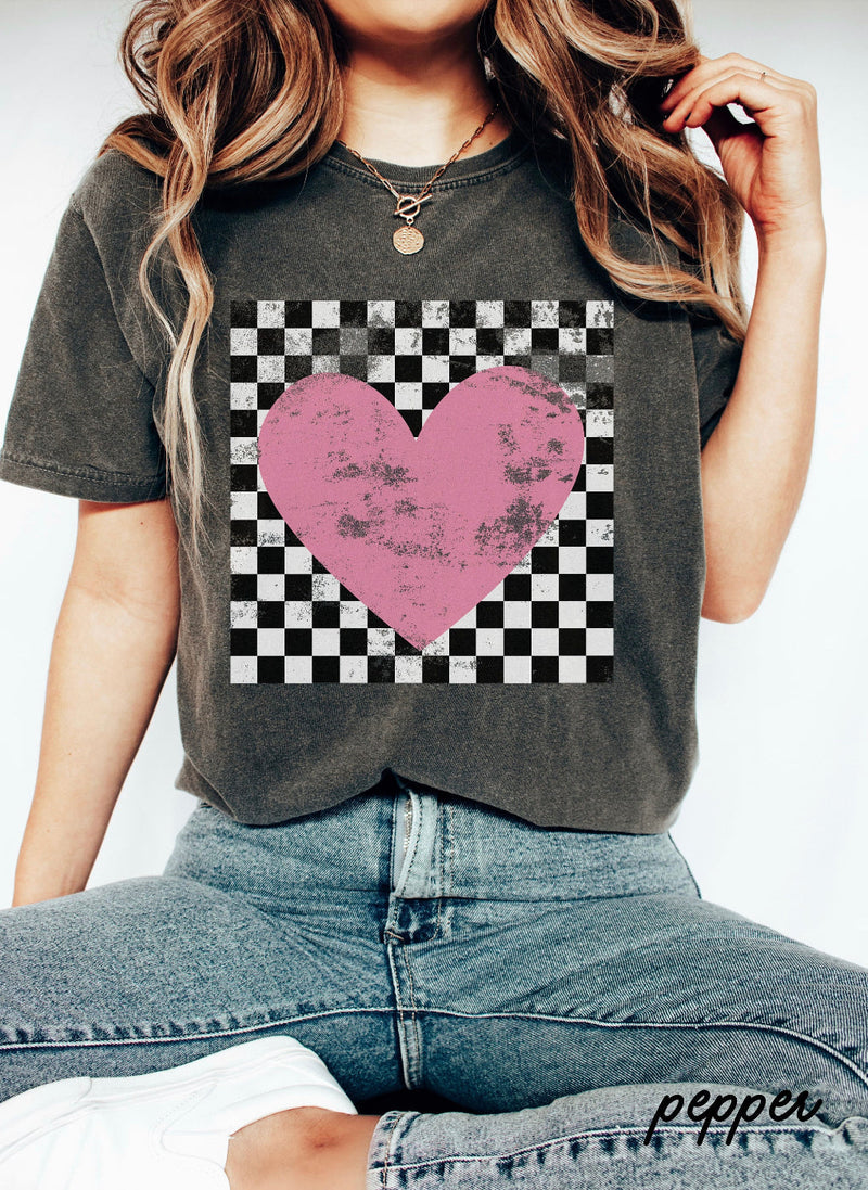 Checkered Heart Tee *2 Colors (S-3X)