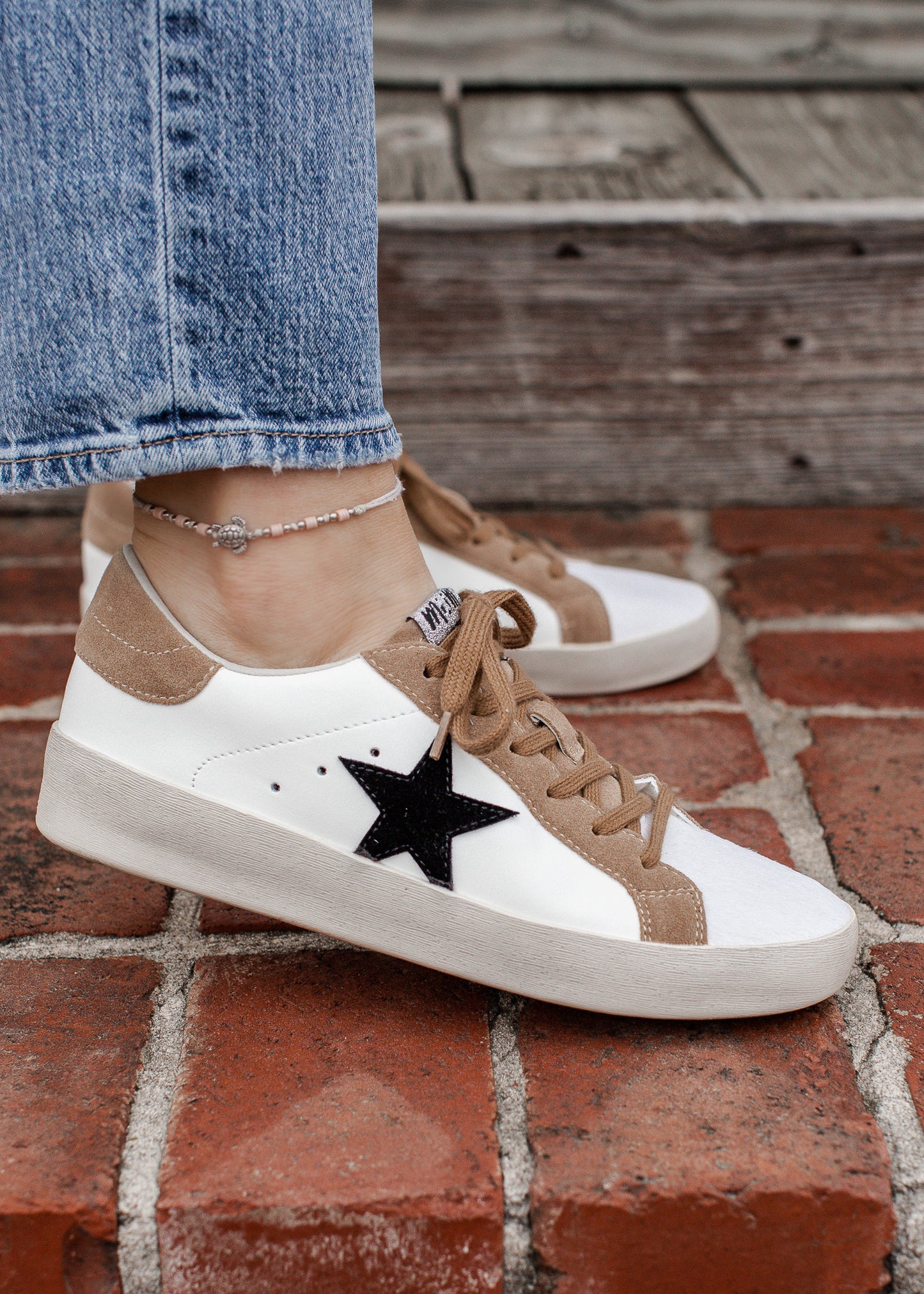 Brady Shoe (6-10) *WHITE TAUPE