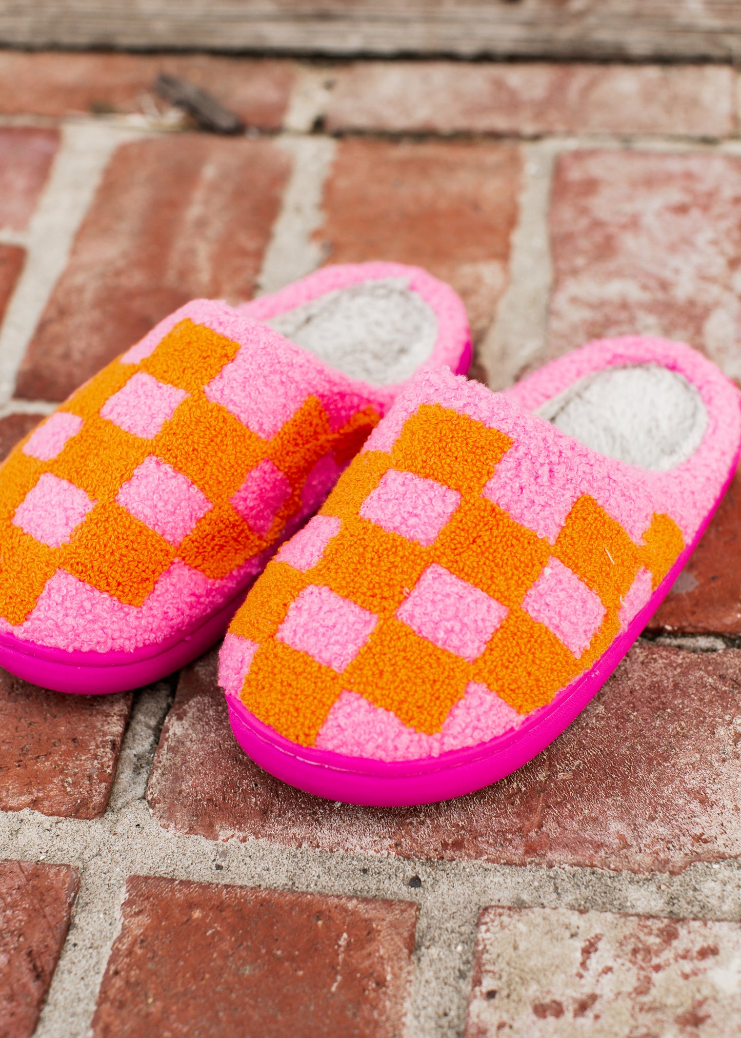 Checkered Slippers (S-XL) *PINK/ORANGE