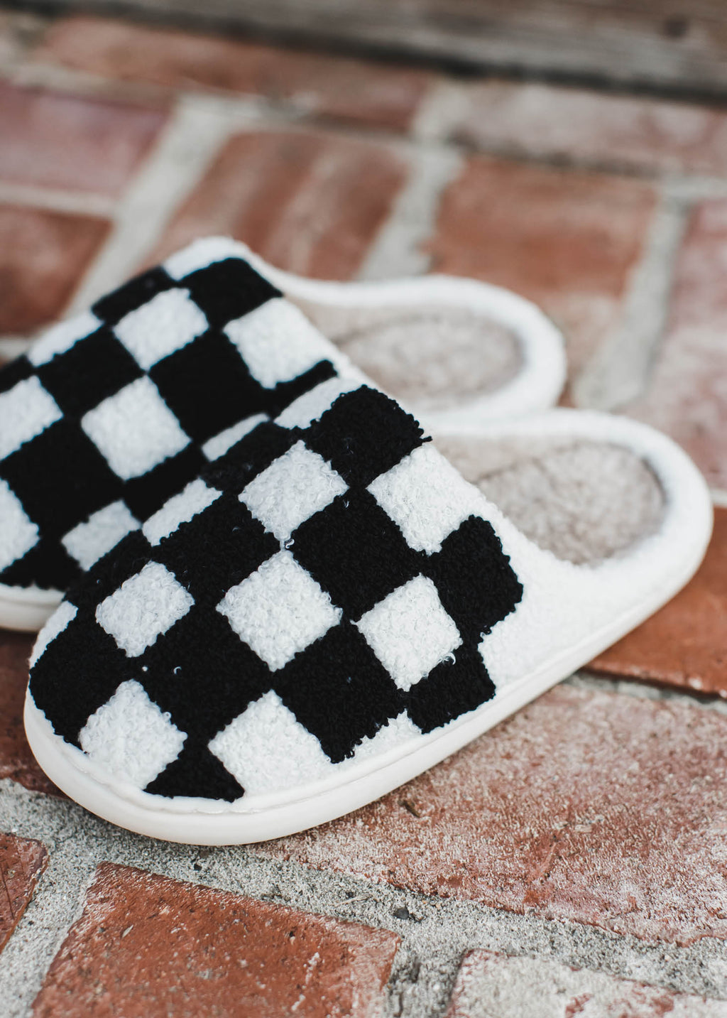 Checkered Slippers (S-XL)