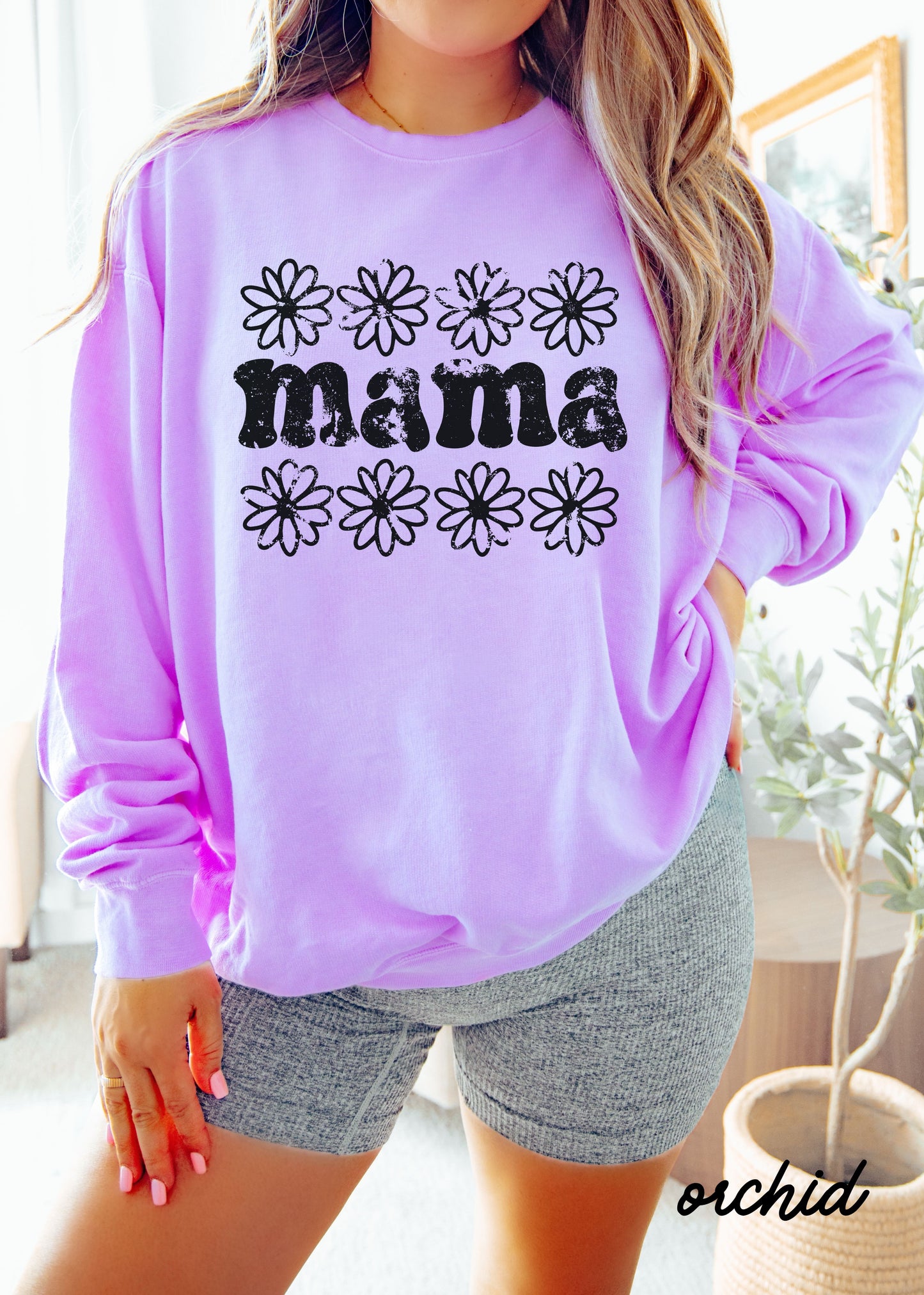 Pre-Order: Mama Daisy Sweatshirt *7 Colors Comfort Colors (S-3X)
