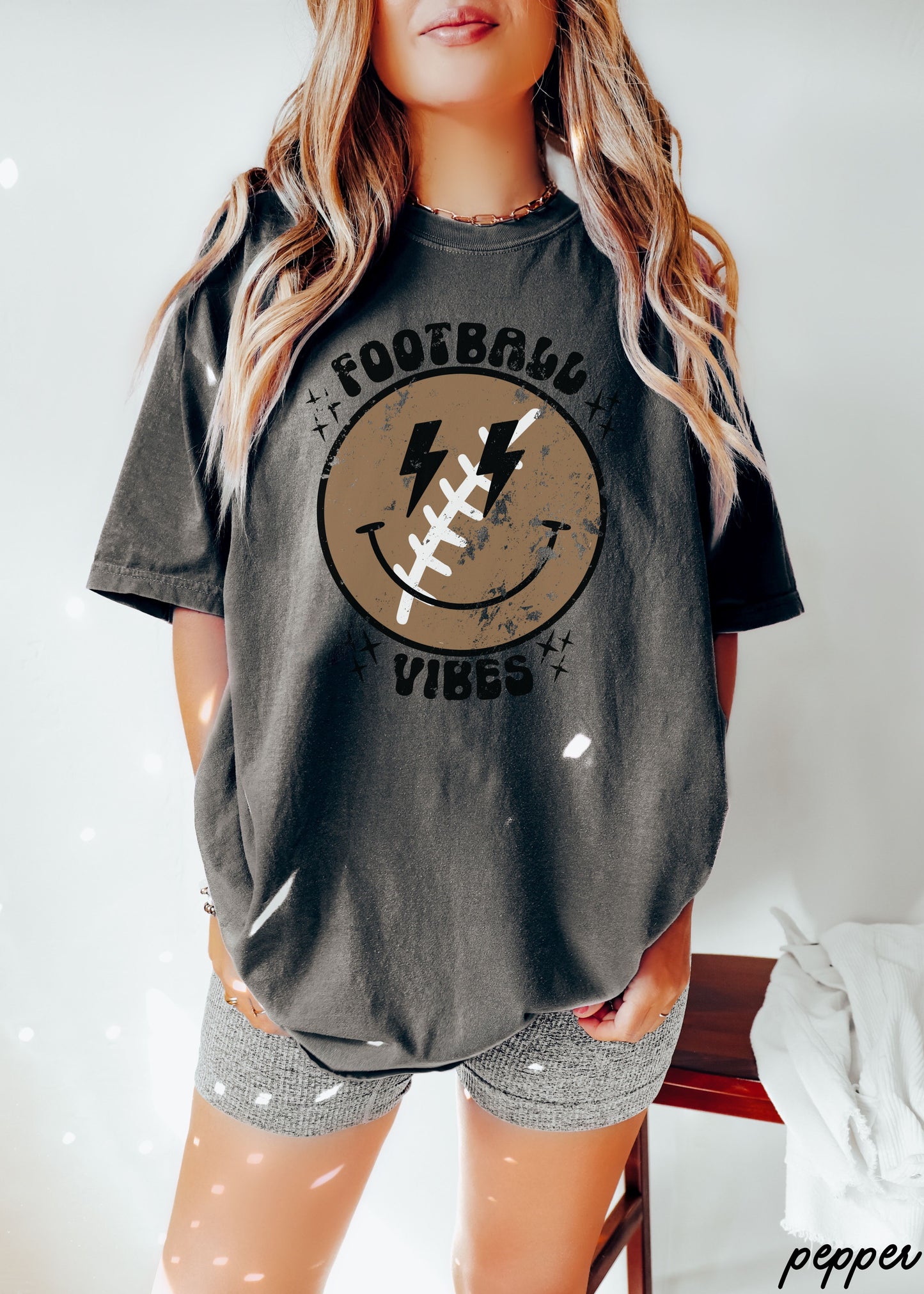 *YOUTH Football Vibes Happy Tee *10 Colors (S-3X)