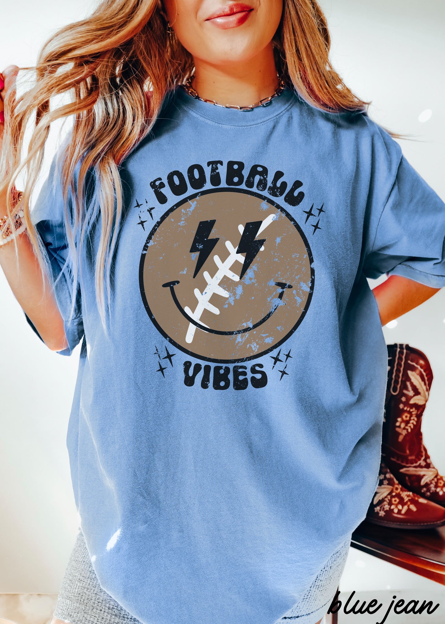 *YOUTH Football Vibes Happy Tee *10 Colors (S-3X)