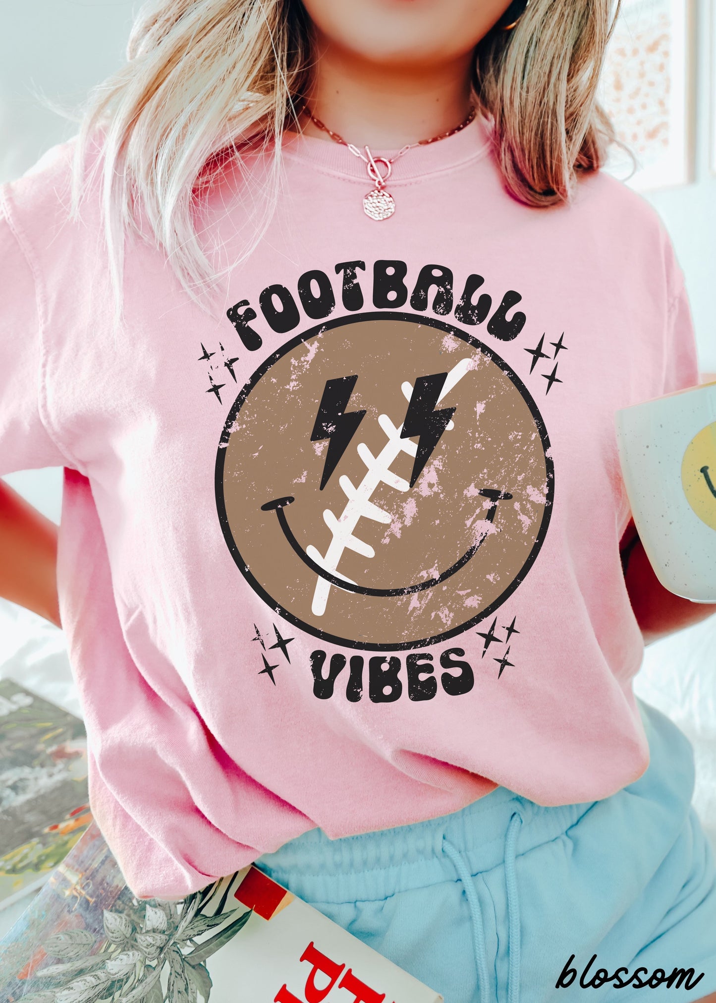 *YOUTH Football Vibes Happy Tee *10 Colors (S-3X)