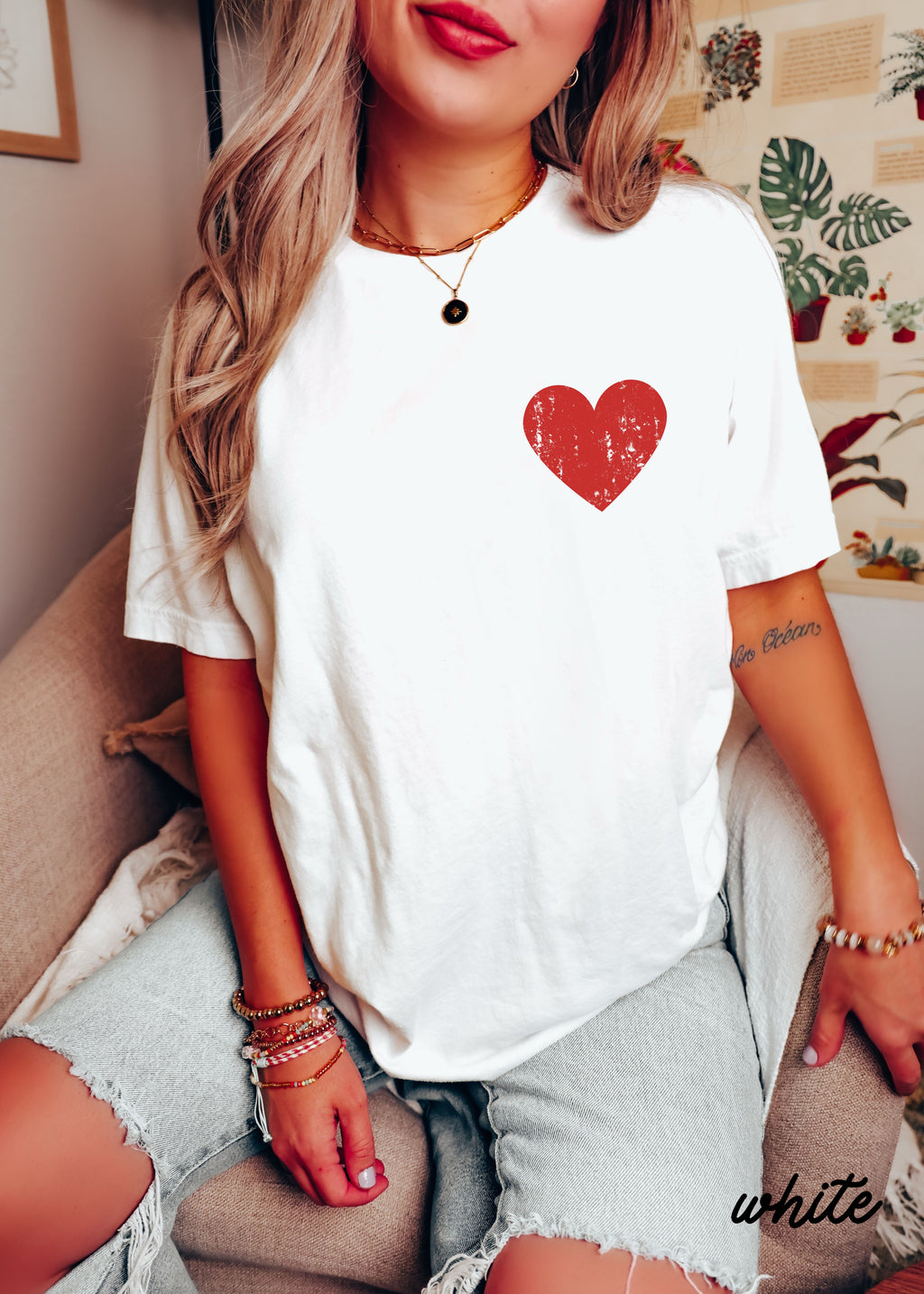 Pre-Order: Pocket Heart Tee *7 Colors (S-3X)