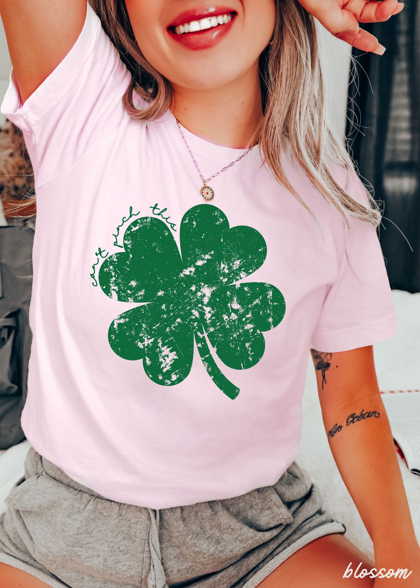 Distressed Shamrock Can't Pinch This Comfort Colors Tee *5 Colors (S-3X)