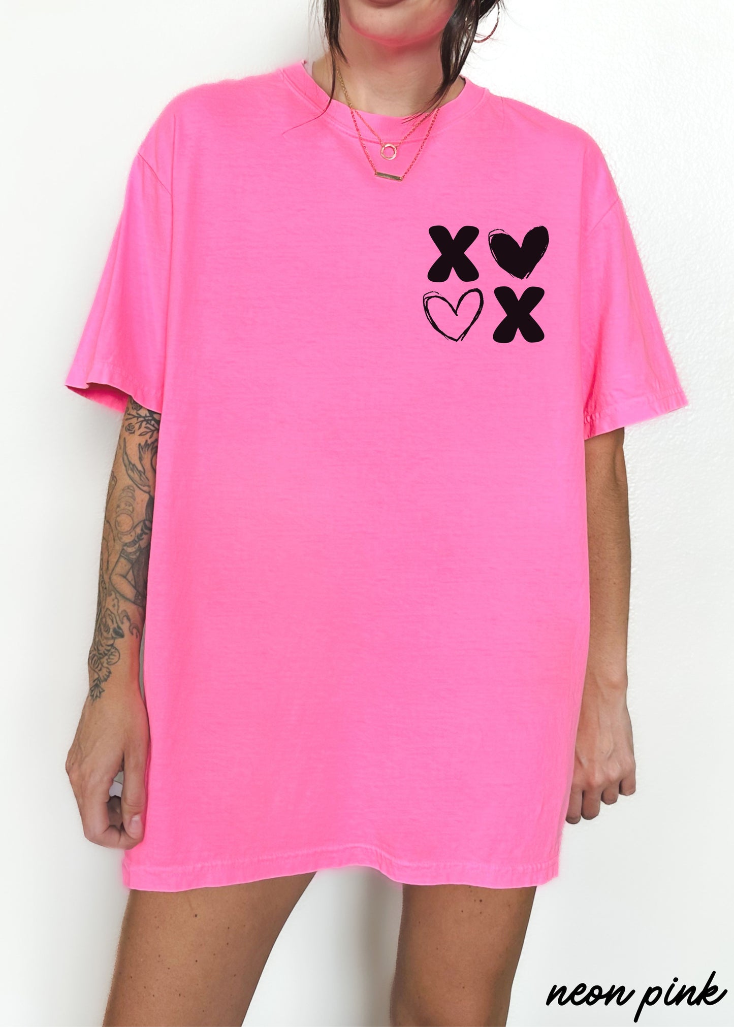 Pocket XOXO Tee *10 Colors (S-3X)