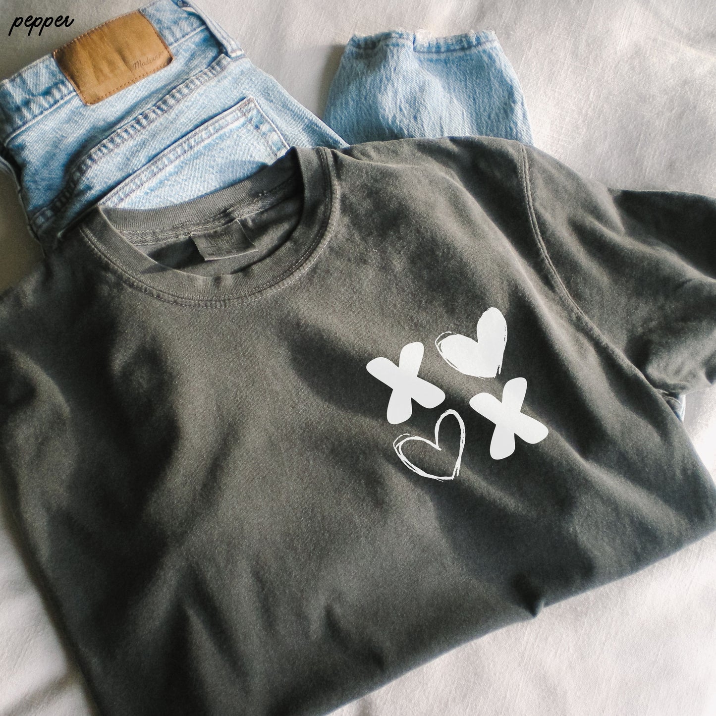 Pocket XOXO Tee *10 Colors (S-3X)