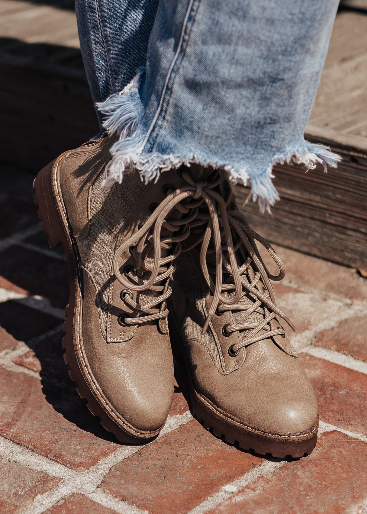 SIZE 7, 8: Blowfish Boot RAE (6-10) *CREAM/COFFEE