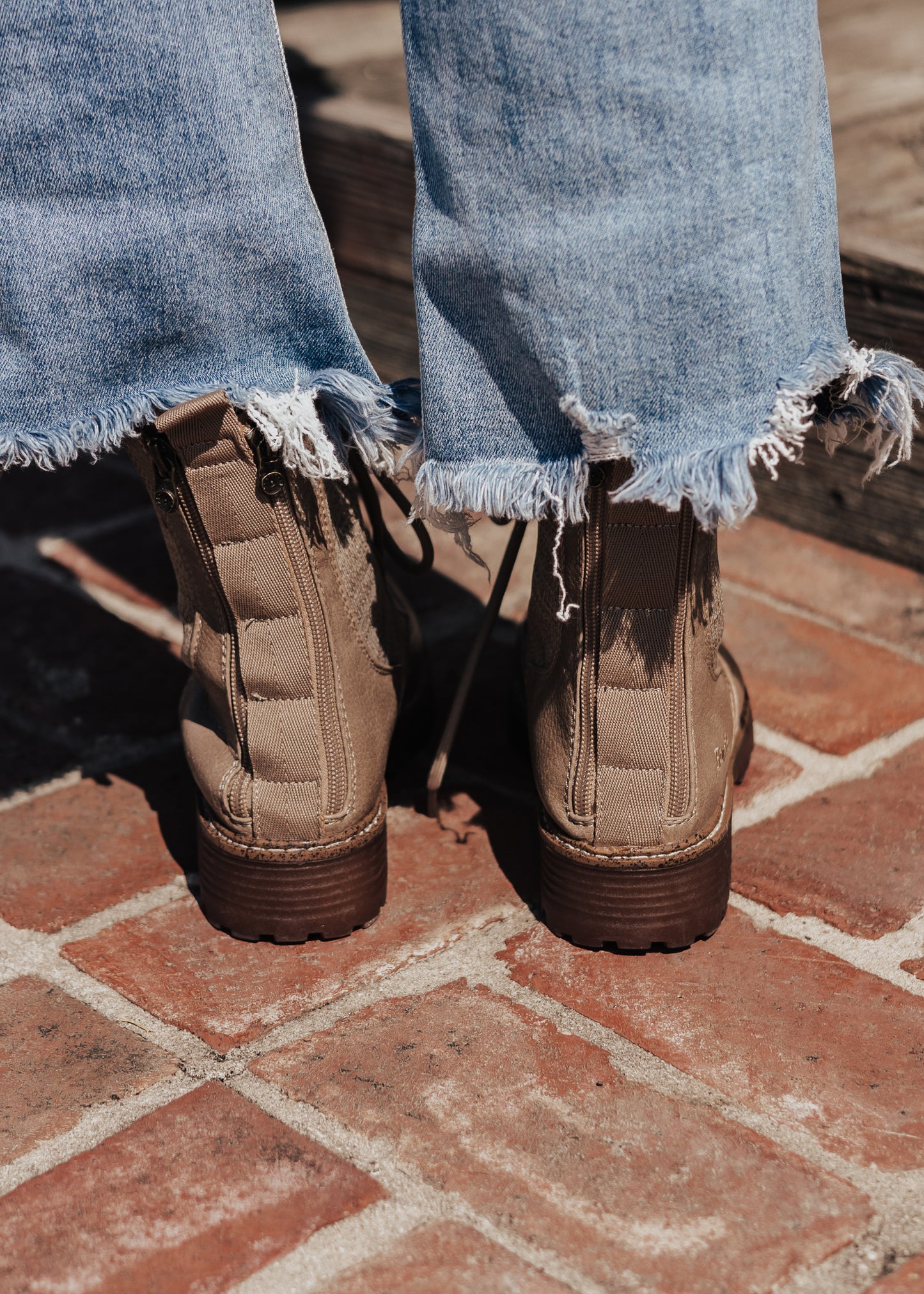 SIZE 7, 8: Blowfish Boot RAE (6-10) *CREAM/COFFEE