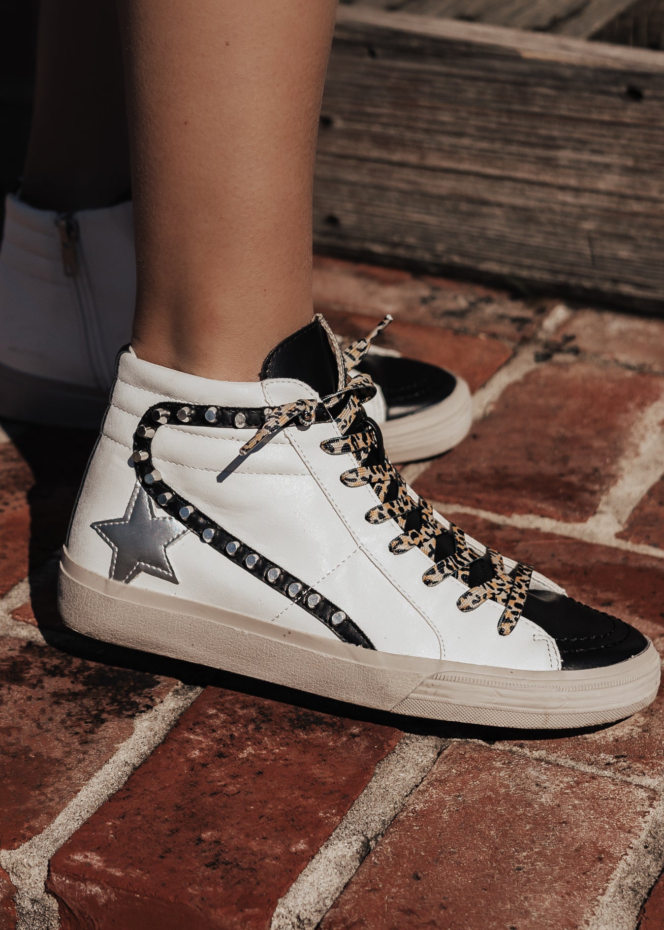 Shu Shop RIRI (6-10) *WHITE