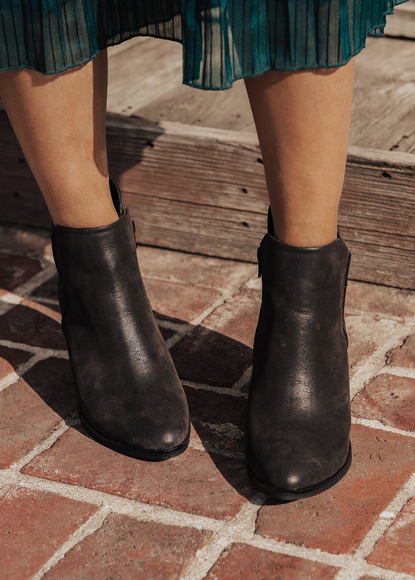 SIZE 6, 6.5, 7, 7.5, 8, 8.5, 10: Mia ERIK (6-10) *BLACK