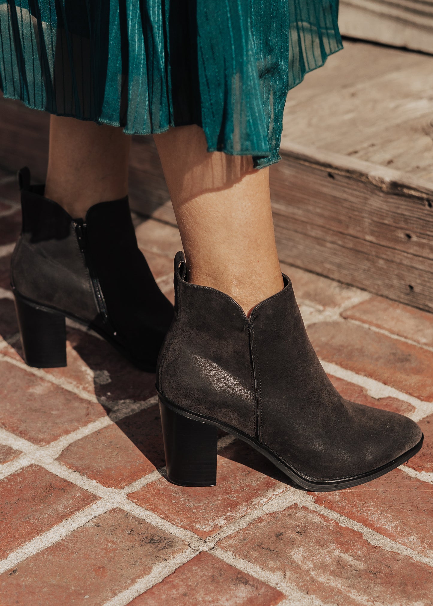 SIZE 6, 6.5, 7, 7.5, 8, 8.5, 10: Mia ERIK (6-10) *BLACK