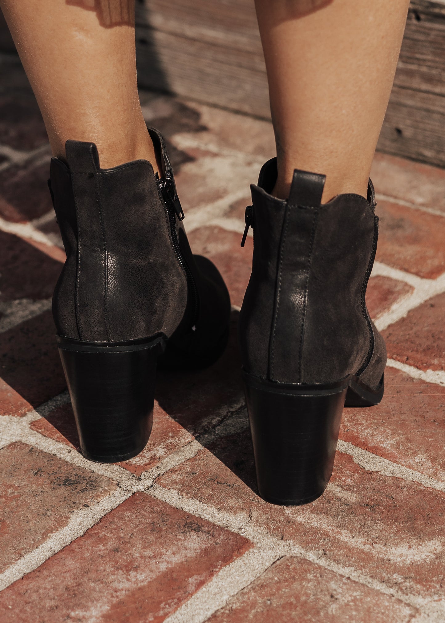 SIZE 6, 6.5, 7, 7.5, 8, 8.5, 10: Mia ERIK (6-10) *BLACK