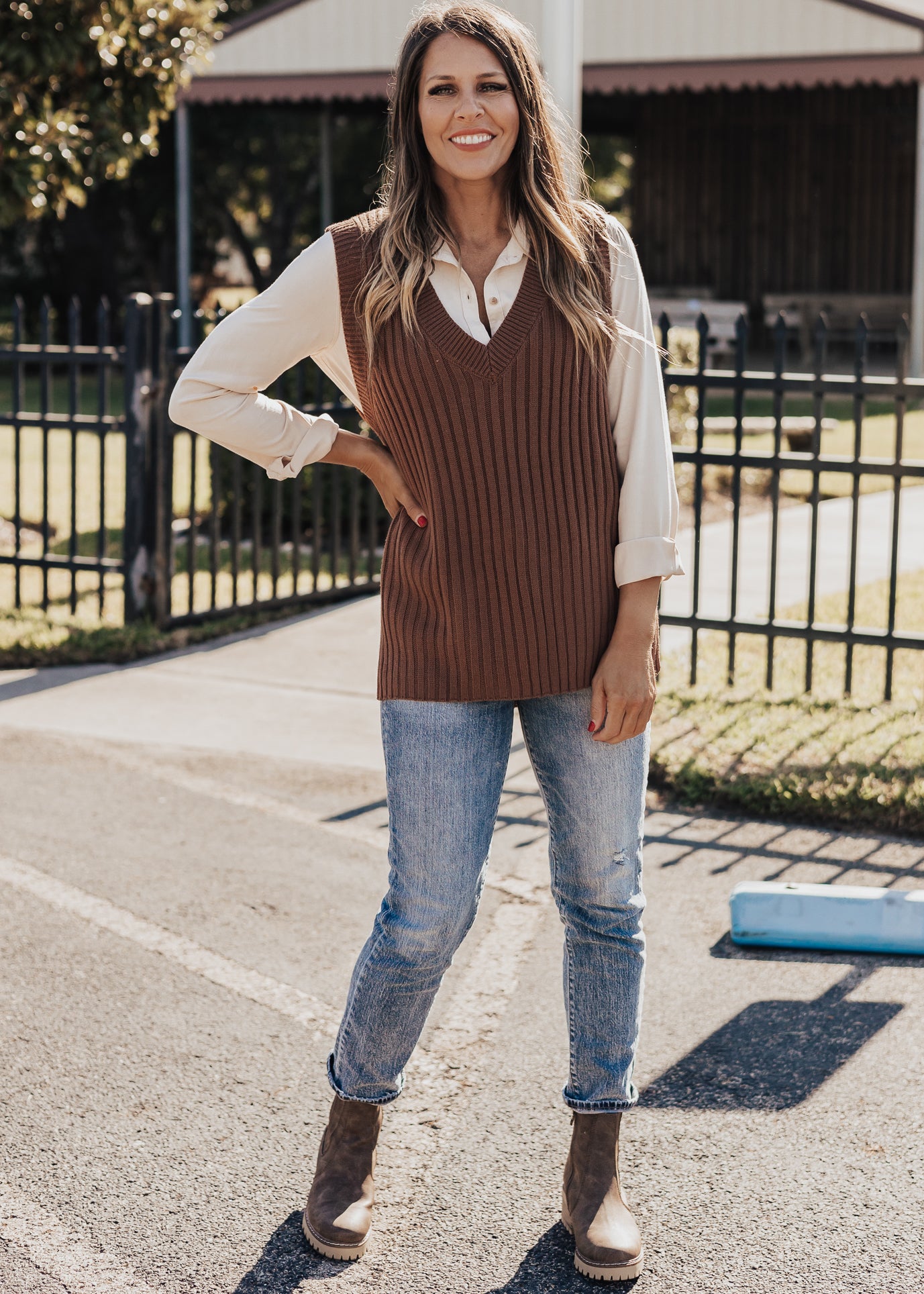 LARGE: Knit Sweater Vest *BROWN