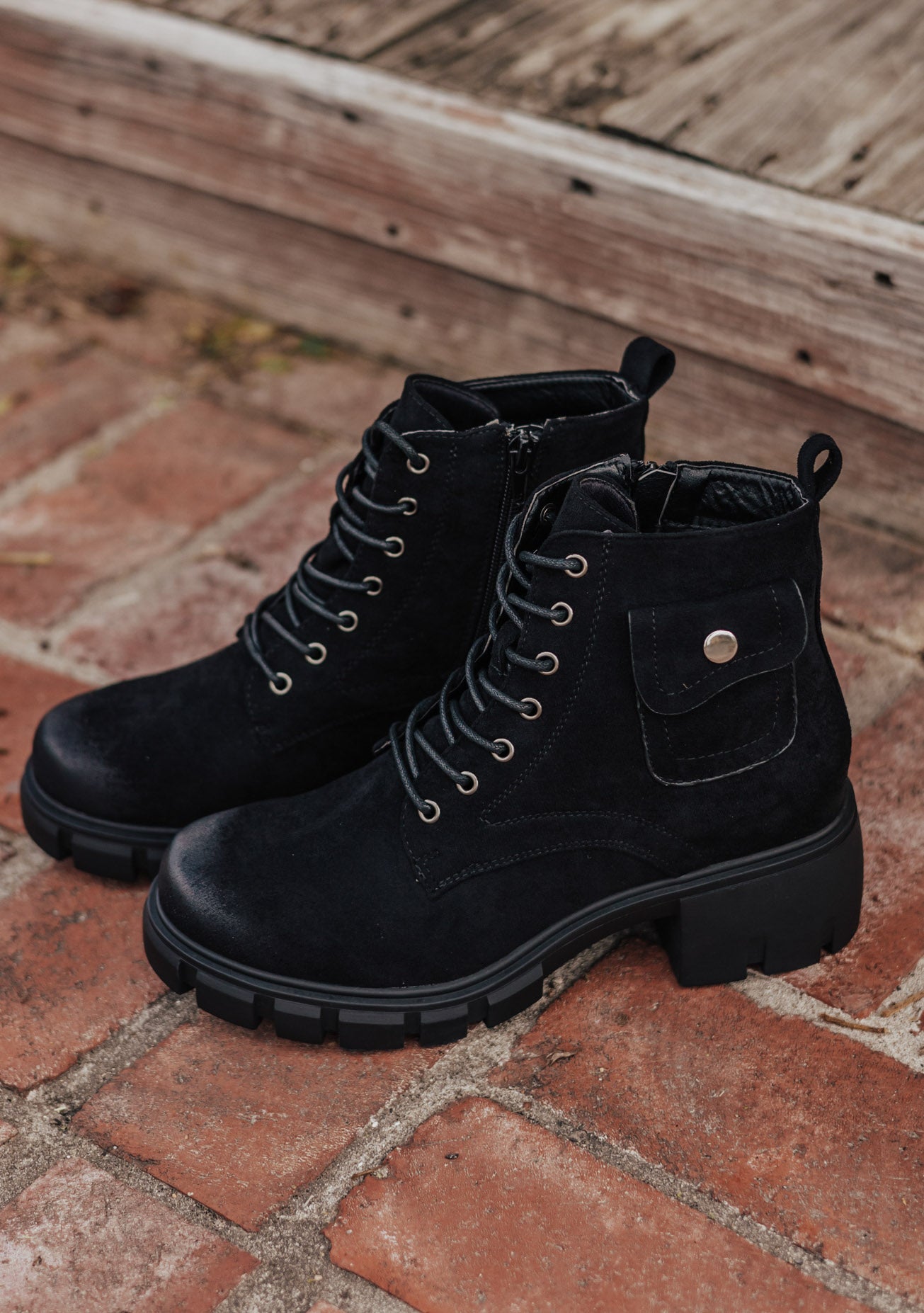 SIZE 6, 8, 8.5, 9, 10, 11: Pouch Lace Up Boot (6-11) *BLACK