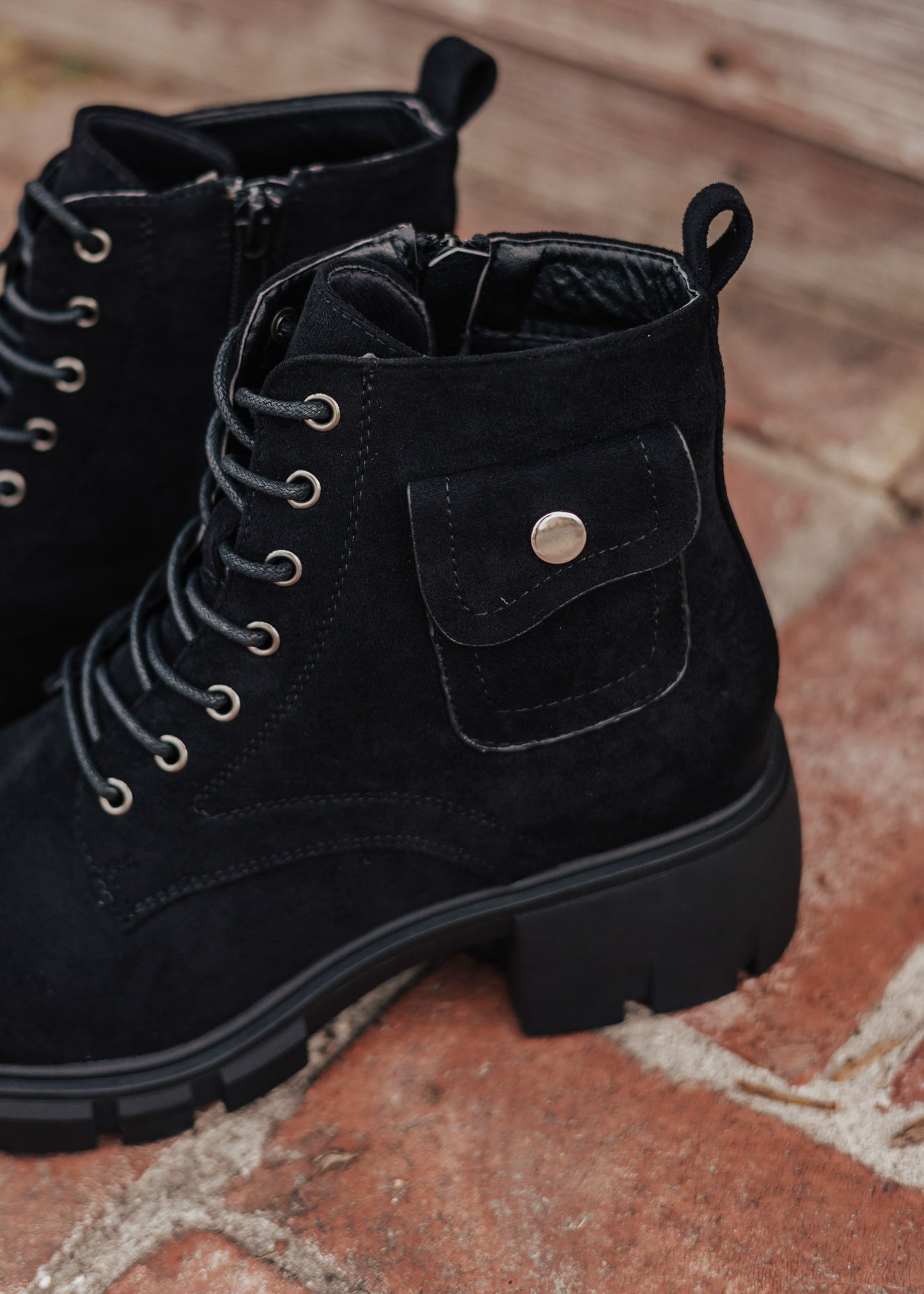 SIZE 6, 8, 8.5, 9, 10, 11: Pouch Lace Up Boot (6-11) *BLACK