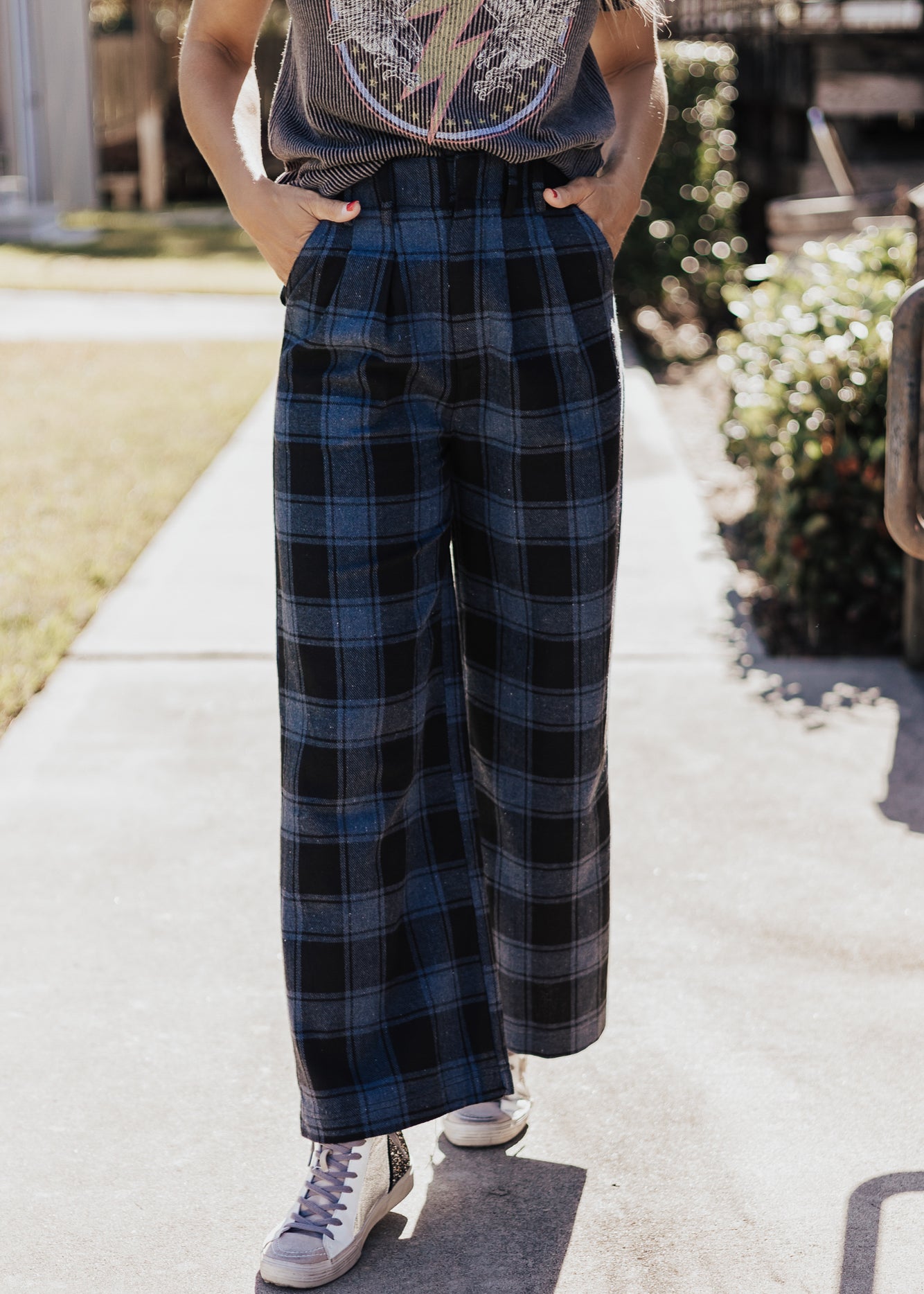 MEDIUM: Wide Leg Plaid Pants *BLACK/BLUE