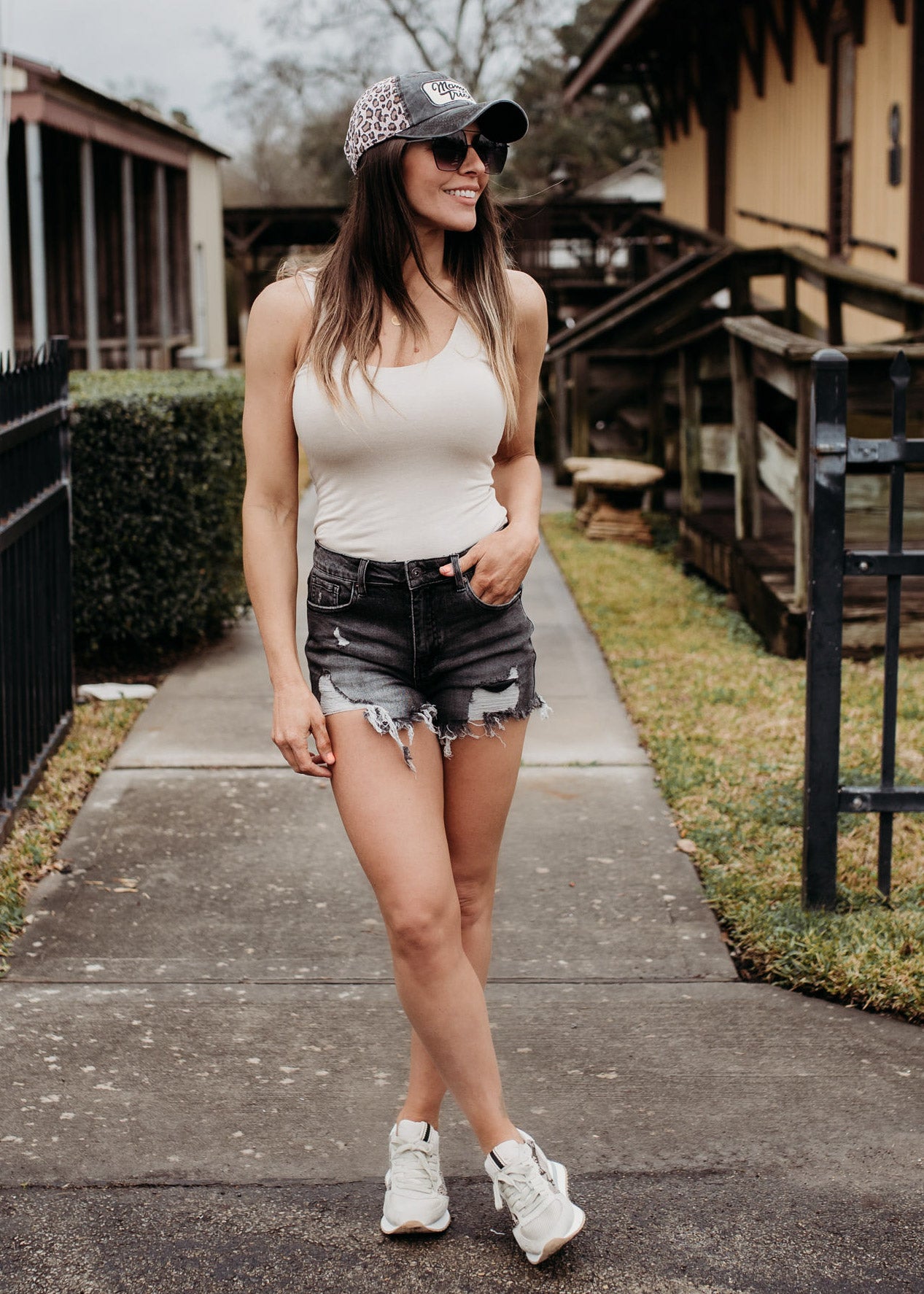 Lydia Risen Shorts (S-XL) *BLACK/DARK GREY WASH